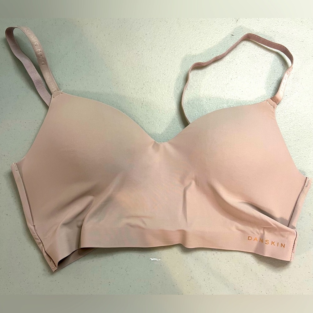 Danskin NWOT Bra Size MEDIUM